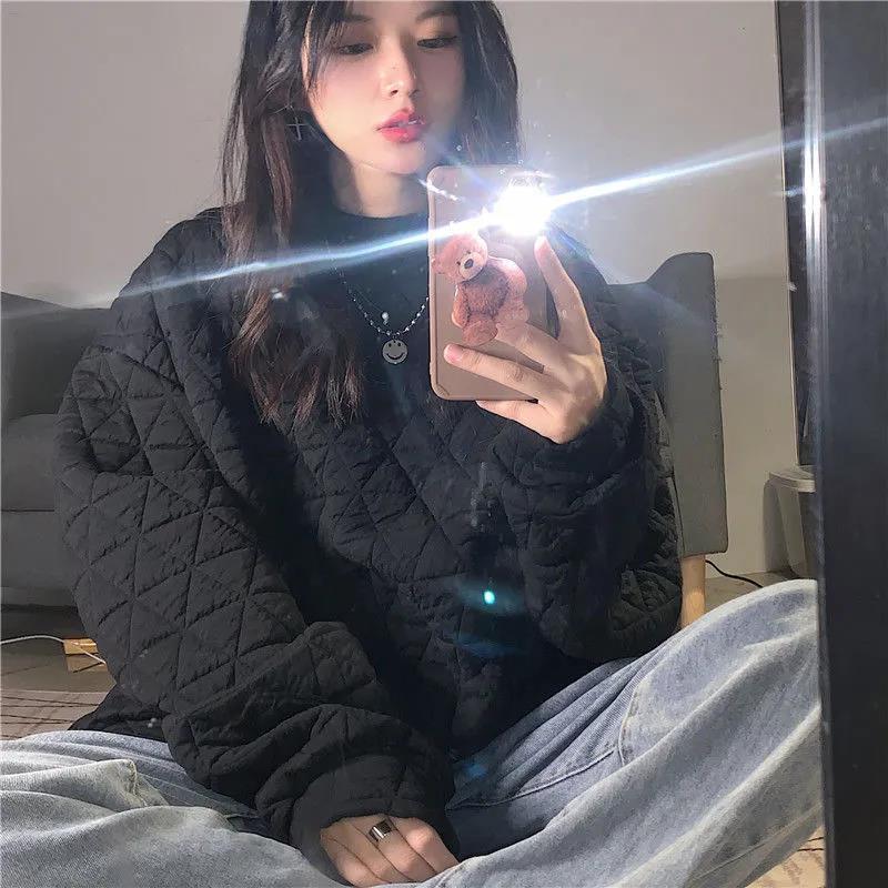 Женский стеганый хлопковый свитшот в корейском стиле - Утепленный, свободного кроя, осенне-зимняя однотонная куртка-топ с пузырчатой воздушной текстурой