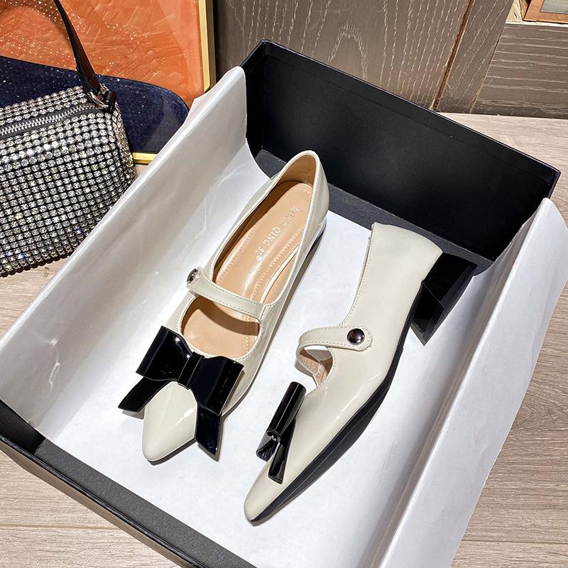 Новые туфли Мэри Джейн в стиле Сяосянфэн, женские, с бантом, с вырезом, остроносые, на толстом каблуке, больших размеров