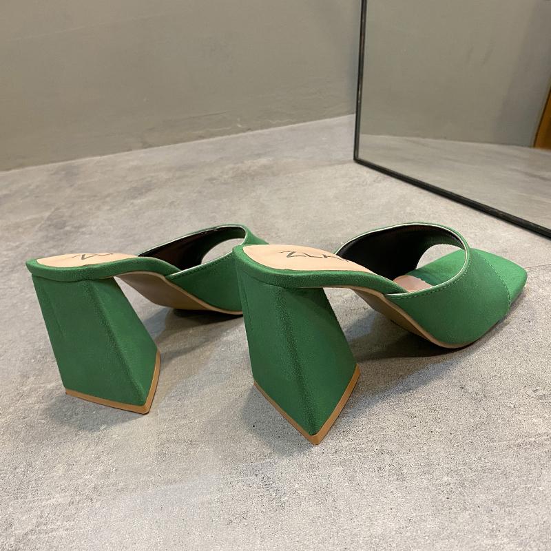 Мода Новые модные летние необычные туфли-мюли на высоком каблуке женские туфли на высоком каблуке без застежек для вечеринок в ночном клубе туфли с черным леопардовым принтом