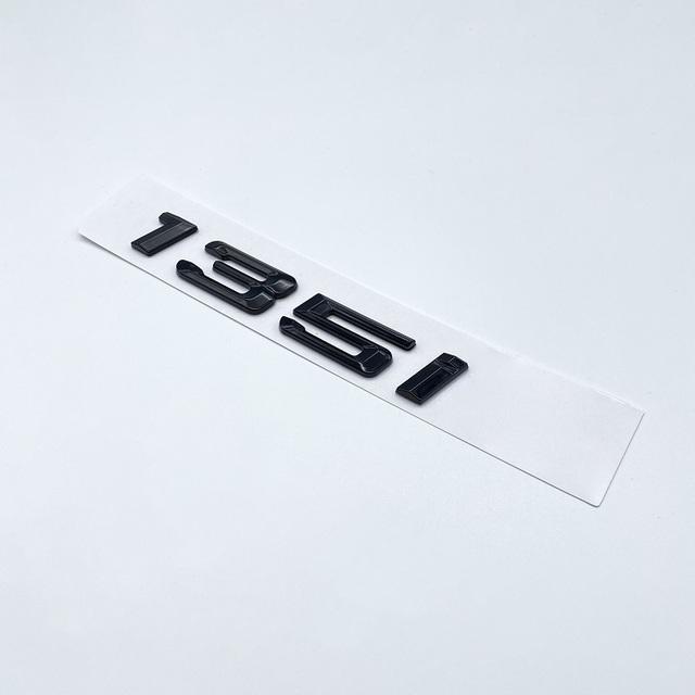 116i 118i 120i 125i 130i 135i эмблемы на задние багажники автомобиля, значок с номером и буквой для BMW 1 серии E81 E82 E87 E88 F20 F21, глянцевый черный