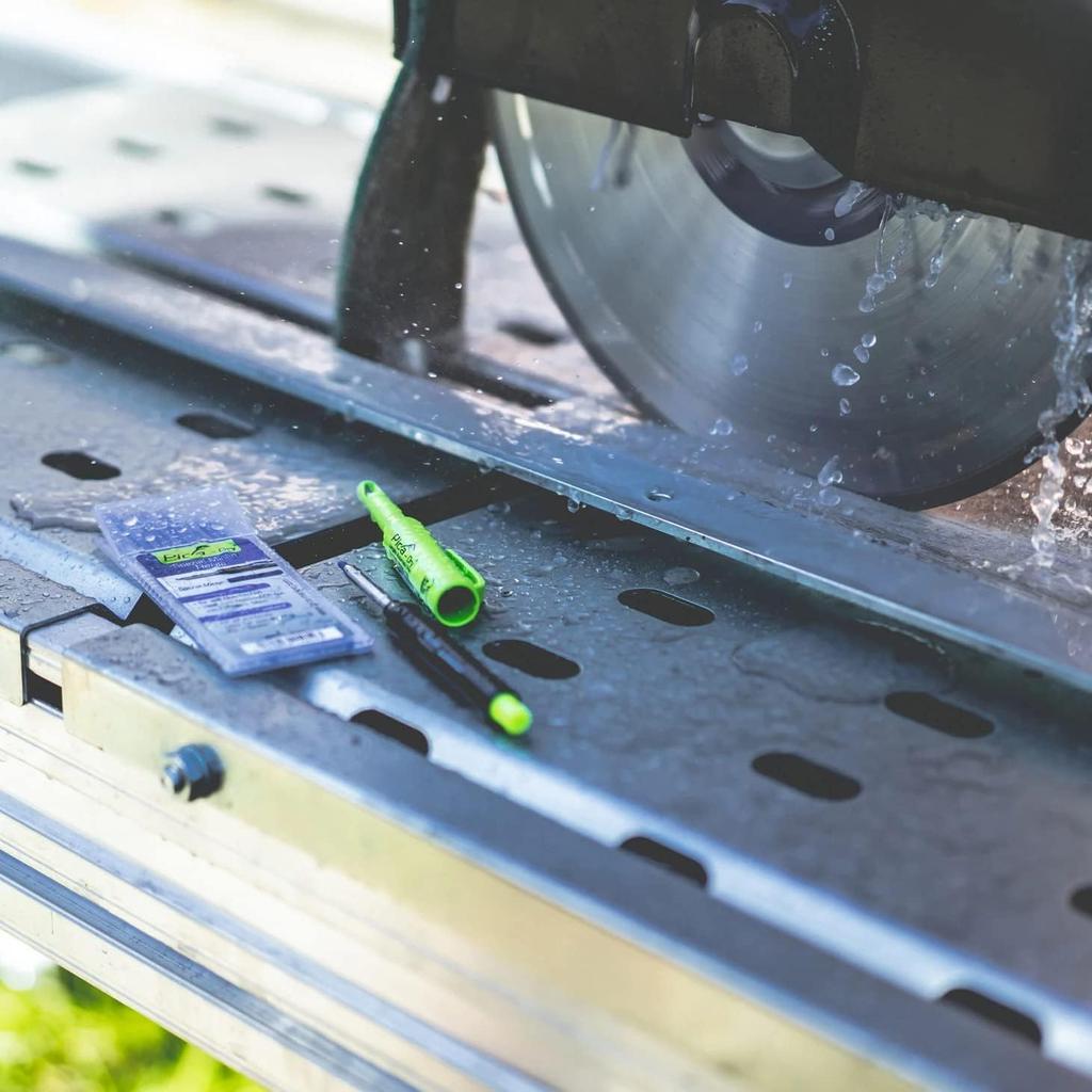 Pica Marker Pica Marker Architectural Mechanical Pencil Fine Dry Round Lead Black HB 7070 Pica Dry Round Lead Black 2B 3030 Set of 1 Each 0.9mm 2.8mm