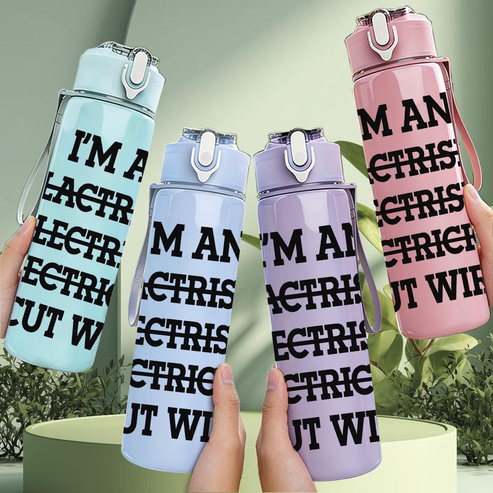 1PC I Am An Electrician Funny Quote Print 750ml Color Plastic Sports Water Bottle Leakproof Flip Straw Lid Suitable for Sports Office Home Use