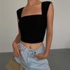 Женские топы Черная внешняя майка с квадратным вырезом Нишевый дизайн Тонкая короткая майка с широкими бретелями