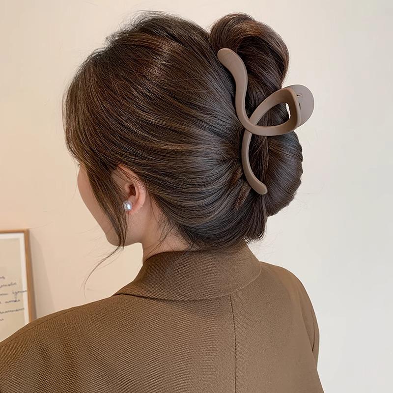 Большая женская шпилька высокого класса: Новая модель Shark Clip 2025 года на осень/зиму