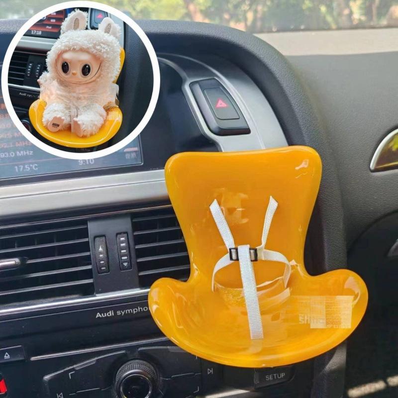 Держатель для фигурки Лабубу в машину - Крепится на воздуховод, Подходит для всех кукол, Вдвойне милый