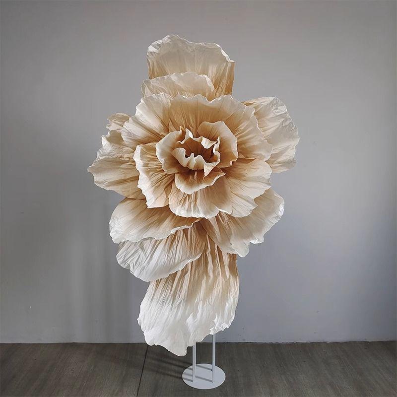 Большое свадебное бумажное цветочное украшение - Плиссированные пластиковые цветы для фона отеля, Гигантские бумажные цветы для фотосессии, Готовое изделие