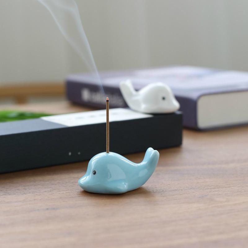 1Pcs Cute Small Whale Incense Burner, Whale Shape Incense Stand Holder Ceramic Incense Burner Stick Rack DIY Home Decoration