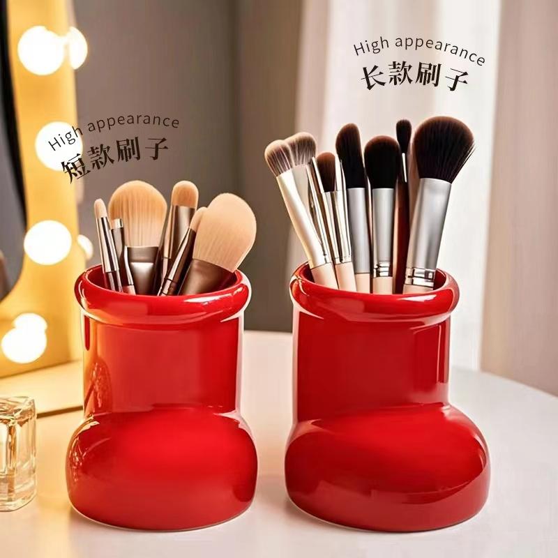 Originality Red Shoes Pen Container Put Away The Ornaments Decoration Makeup Brush Eyebrow Pencil Dresser Lipstick Desktop Organ