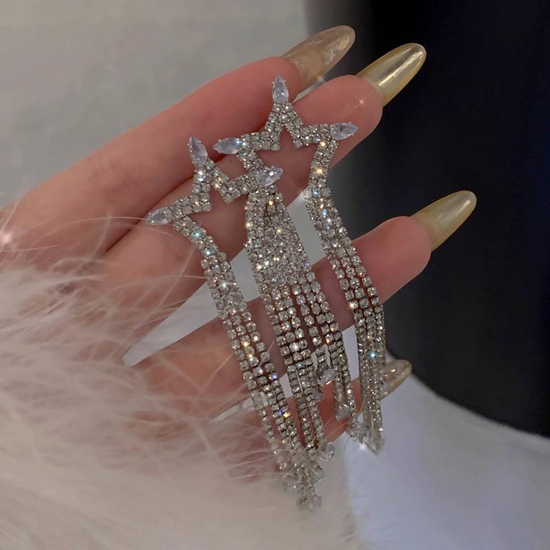 Серьги-подвески в форме сердца из серебра 925 пробы — модные, универсальные и в корейском стиле с акцентами из стразов