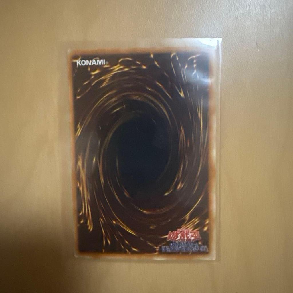 Б/у Yu-Gi-Oh Черный Маг Ранний Ультра Редкий 46986414