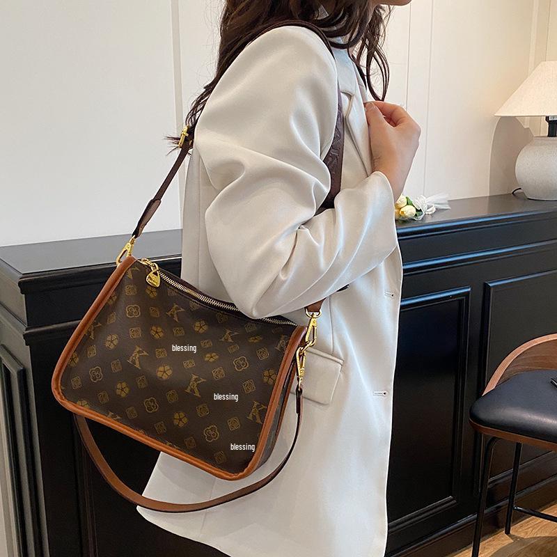 2025 Autumn Women's Retro Large Capacity Shoulder Bag with Wide Strap