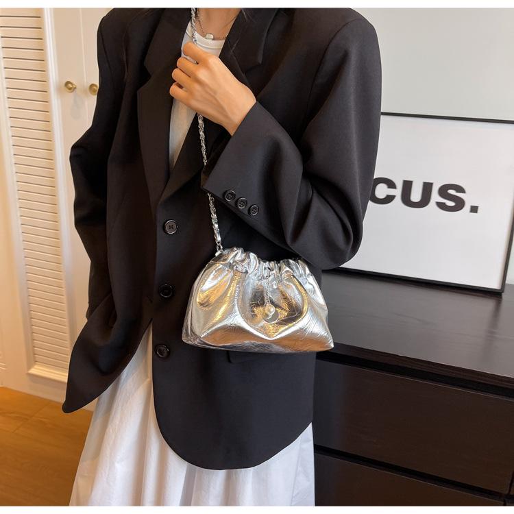 Трендовая дизайнерская женская сумка-ведро на цепочке через плечо и кроссбоди 2023