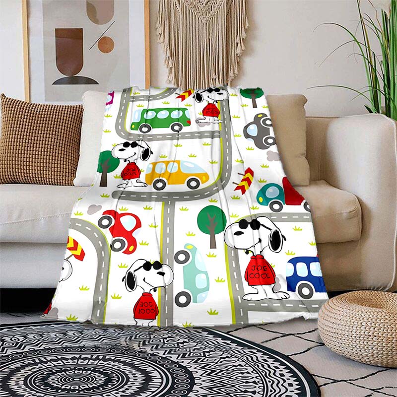 This adorable 3D Snoopy cartoon flannel blanket is comfortable and soft, perfect for use in bedrooms, beds, sofas, picnics, and