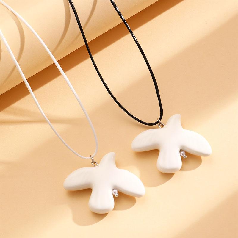 Изысканное ожерелье из белой керамики с голубем мира для женщин, винтажный кулон в виде голубя, цепочка для свитера, праздничные ювелирные аксессуары, подарок