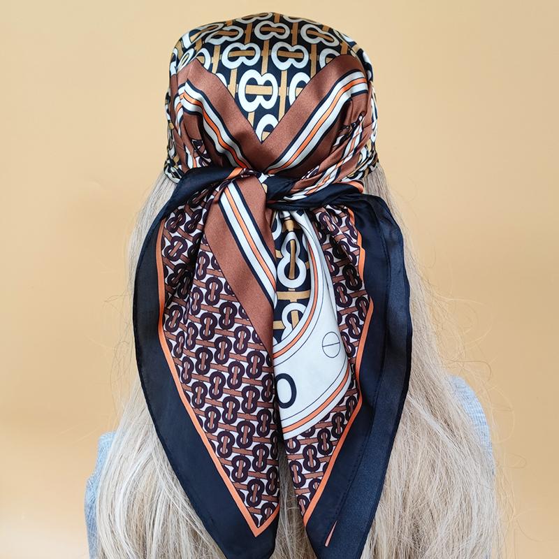 Popular 70X70CM Beach Scarves The Four Seasons Square Kerchief New Style Women Luxury Headscarf Design Sunscreen Silk Hijab