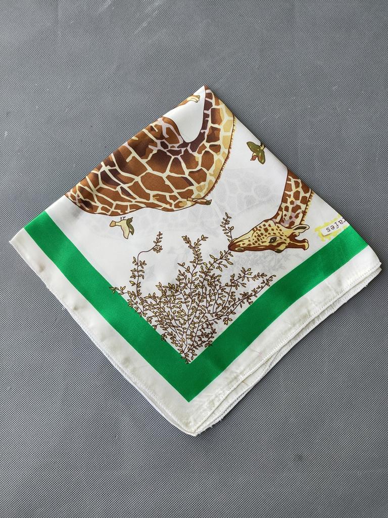 New Beige Green Giraffe Silk Scarf Summer Fall Elegant Satin Small Square Head Scarves Fashion Accessories Headband