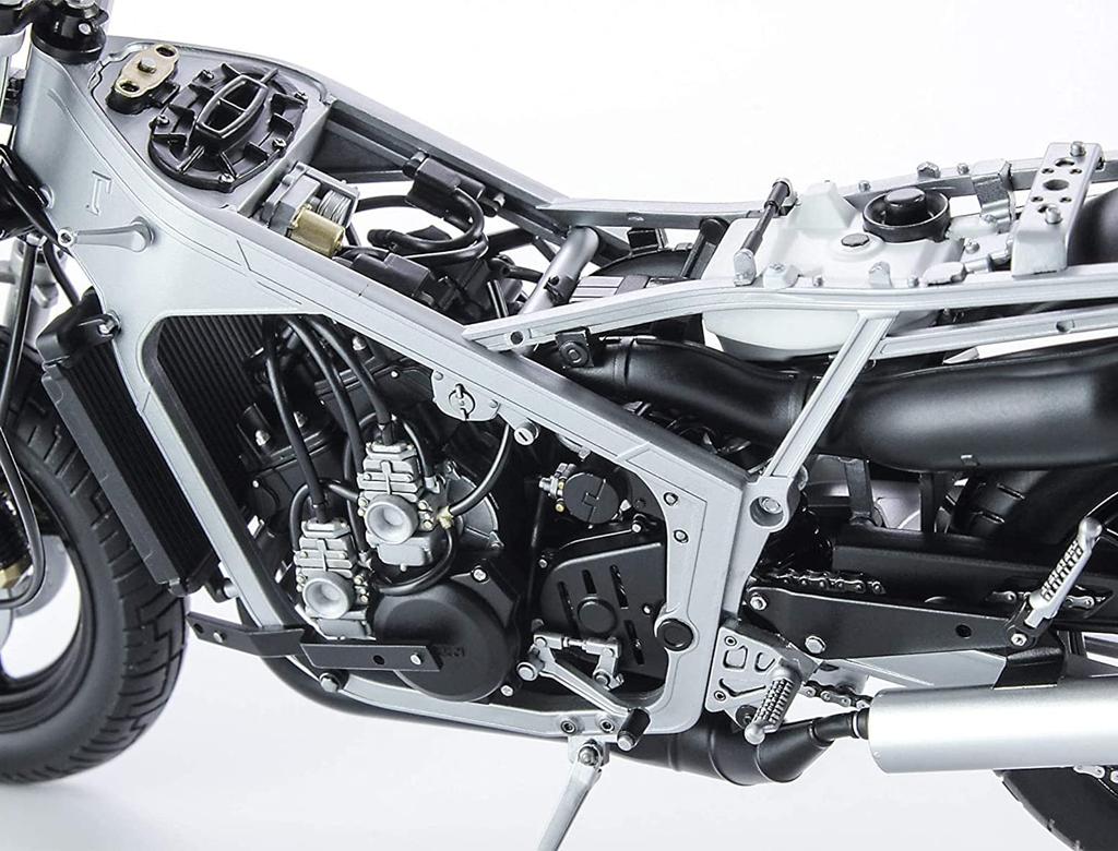 Hasegawa 1/12 Серия мотоциклов Suzuki RG400 Gamma Ранняя модель Пластиковая модель BK9
