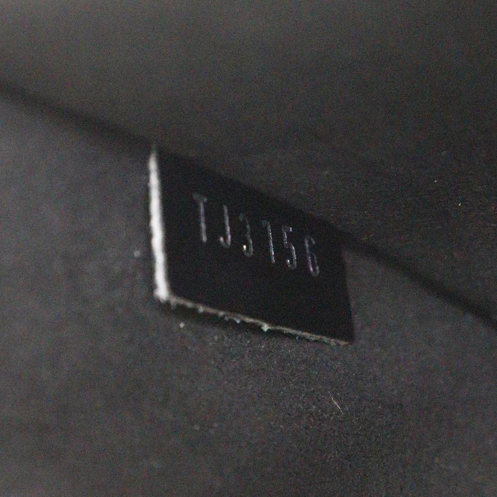 Louis Vuitton Клатч Pochette Jules PM R99303 Nomad Noir черный Телячья кожа унисекс Б/у