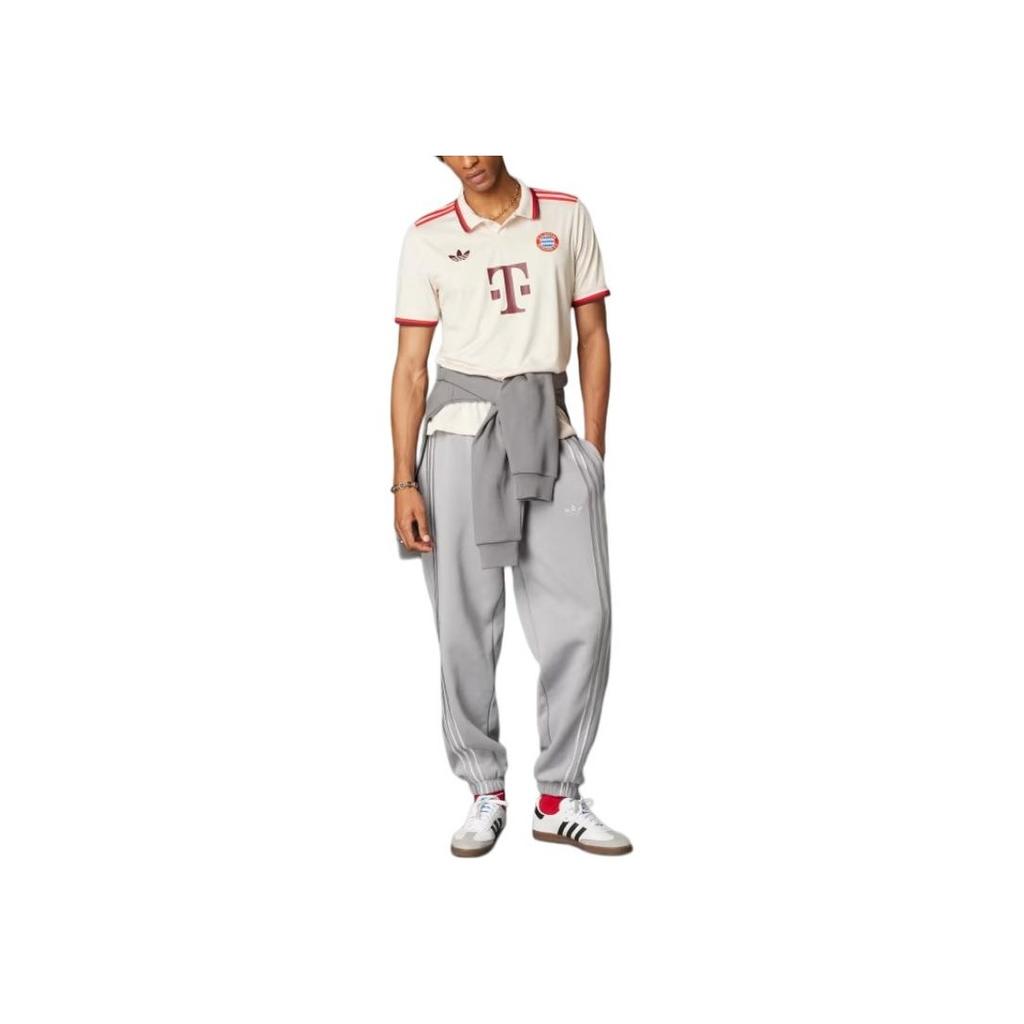 Adidas Оригинальная футболка SS24 24/25, третья футболка FC Bayern Series Letter, повседневная футболка с коротким рукавом в стиле ретро, мужская, бежевая, IZ3129