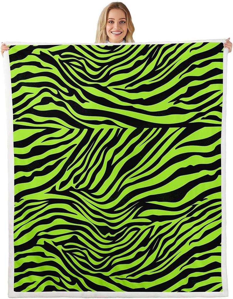 Pink Leopard Print Blanket Animal Pattern Soft Throw Bold Fashion Design Bedroom Decor Wild Style Cozy Home Textile