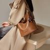 Mrs. Qiao 2025 Autumn Winter New Fashion High-end Bucket Bag Simple Shoulder Bag Large Capacity Commuter Crossbody Bag