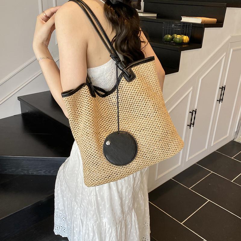 Woven Bag For Women With Hollow Design And Magnetic Closure For Daily Use
