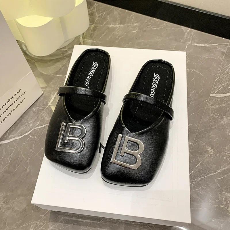 Модные летние женские тапочки на плоской подошве, модные дизайнерские сандалии, роскошные серебряные туфли для женщин 2024 года, новые женские туфли Zapatos De Mujer