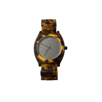 Использованная батарея заменена NIXON MORE IS MORE Черепаховый окрас