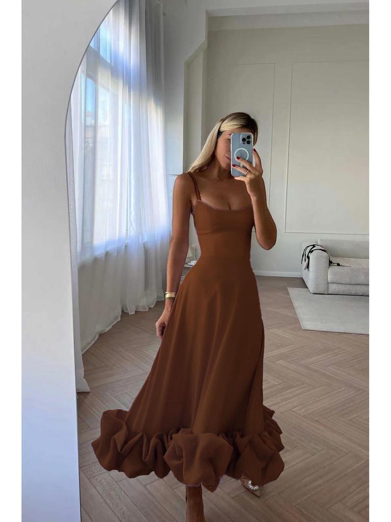 Платье-трапеция с цветочным принтом и объемными цветами весна/лето 2023 г.