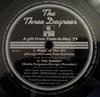 7-дюймовая пластинка THREE DEGREES  A Gift From TuneIn Май 79 SFI423 Ariola 1979 Великобритания Соул/Фанк Б/у