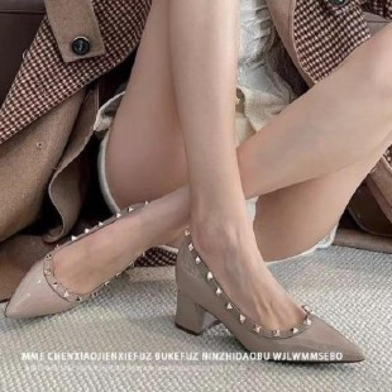 Модные женские туфли-лодочки с острым носком и заклепками, на скрытой платформе, весна-осень 2025, французский темперамент, неглубокие балетки