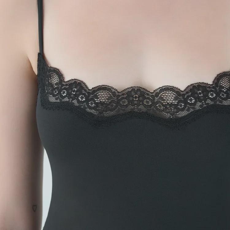 Сексуальный европейский и американский кружевной облегающий комбинезон с открытой спиной, регулируемыми бретелями и дышащим дизайном, приподнимающим бедра