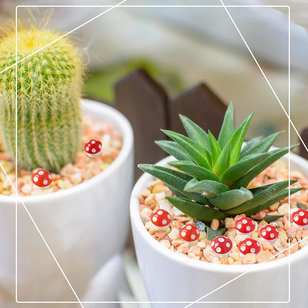 50Pcs Tiny Resin Mushroom Mini Mushrooms Miniature Figurines for Micro Garden Landscape Terrarium Crafts Decoration