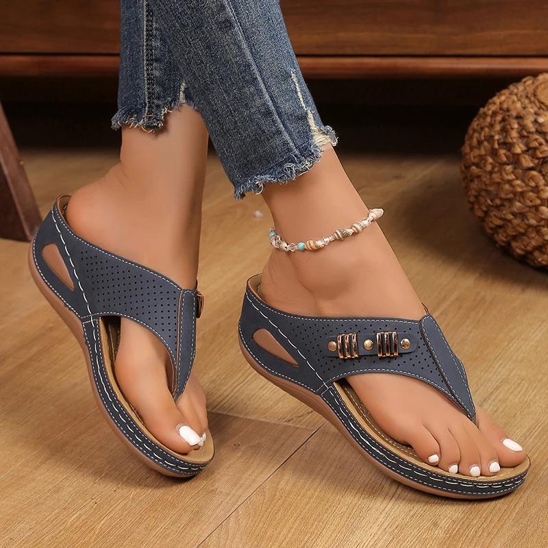 Fashion New Summer Wedges Flip Flops Women 2025 Clip Toe Non-Slip Platform Slippers Woman Lightweight Med Heels Casual Beach Shoes