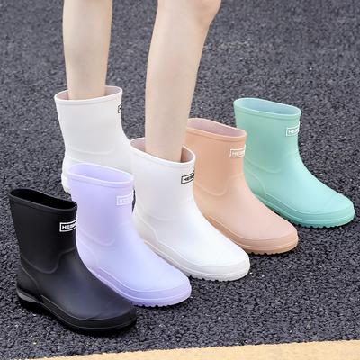 Новые дождевые ботинки женские средней высоты на толстой подошве бархатные водные ботинки легкие нескользящие с водостойким покрытием модные