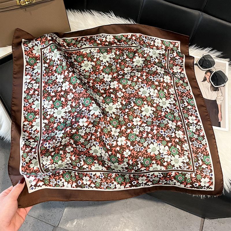71Cm silk scarf women's high-end sense European and American hot-selling printed fashion scarf retro paisley cashew flower satin square scarf