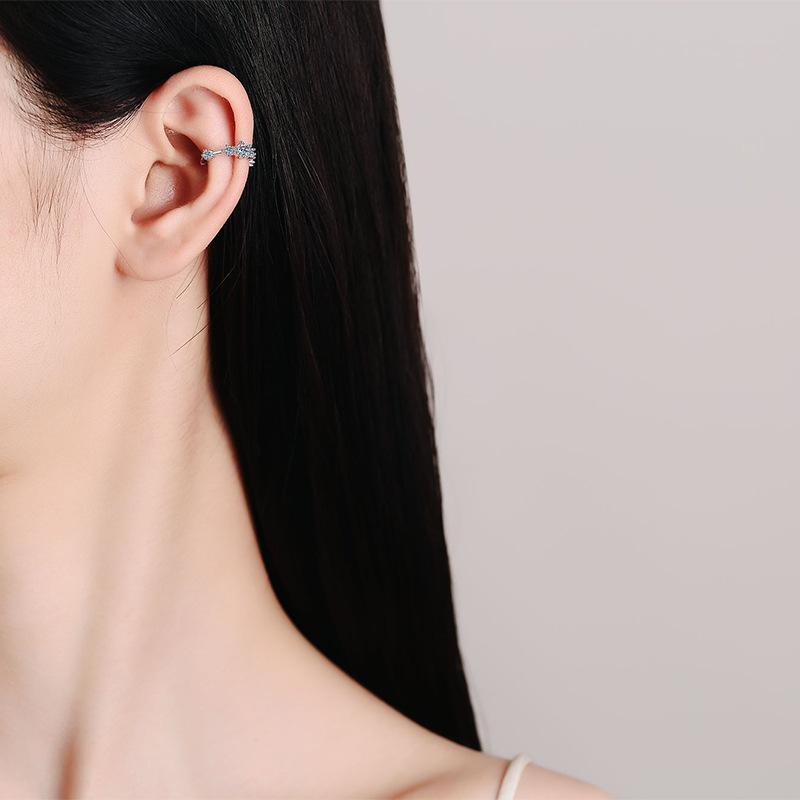S925 Серебро Серебро Простота Дизайн Сенсорные Серьги Сладкий Прохладный Ветер Моссан Камень Зажим Для Ушей
