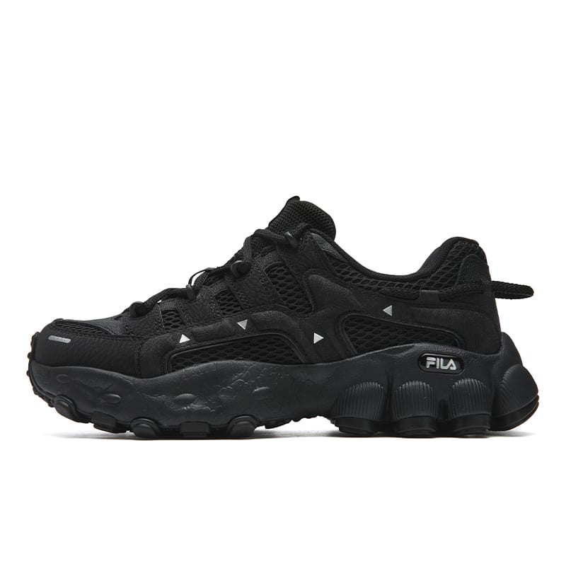 FILA PILA Slip Resistant, Breathable, And Lightweight Low top Chunky Sneakers Women's Black F12W622132FBK