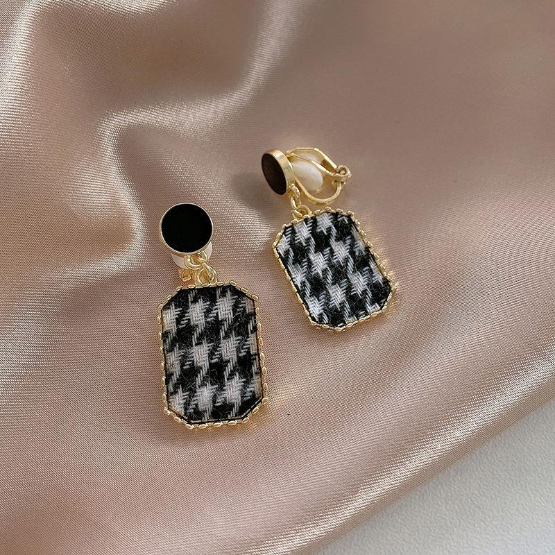 Korean Version of Advanced Ear Clip Without Ear Hole Women's Fashion Retro Versatile Cool Style Temperament Simple Earrings