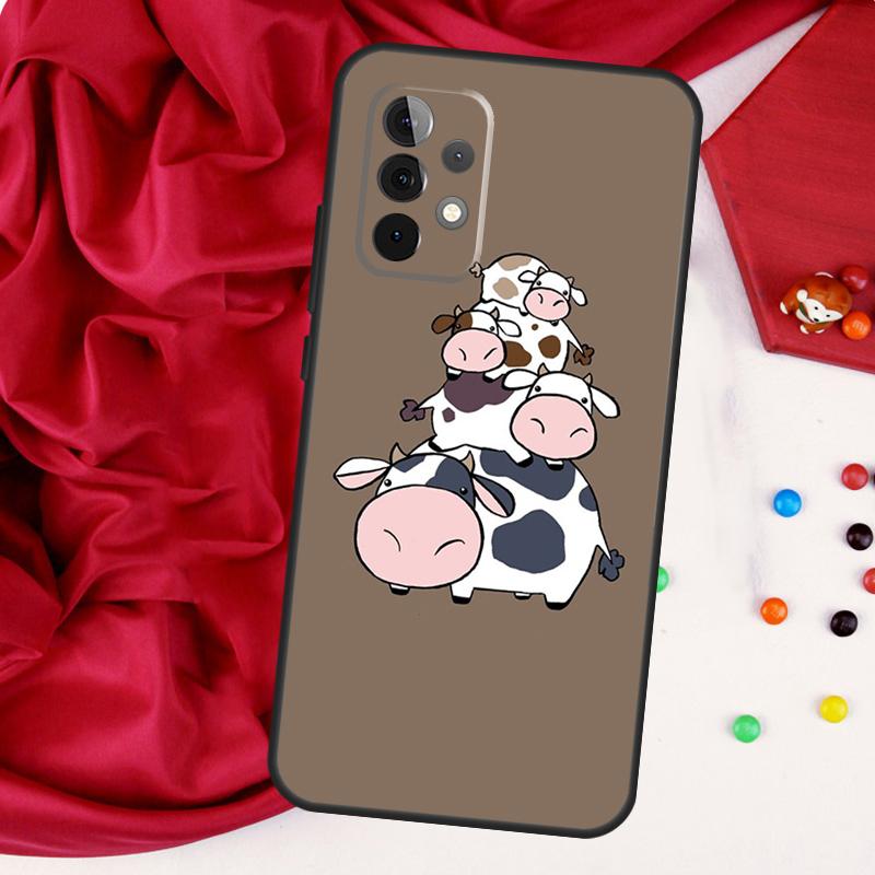 Мультяшные милые пятна коровы для чехла Samsung Galaxy A55 A53 A33 A13 A35 A15 A36 A56 A26 A16 A22 A32 A52 A54 A34 A06 A05