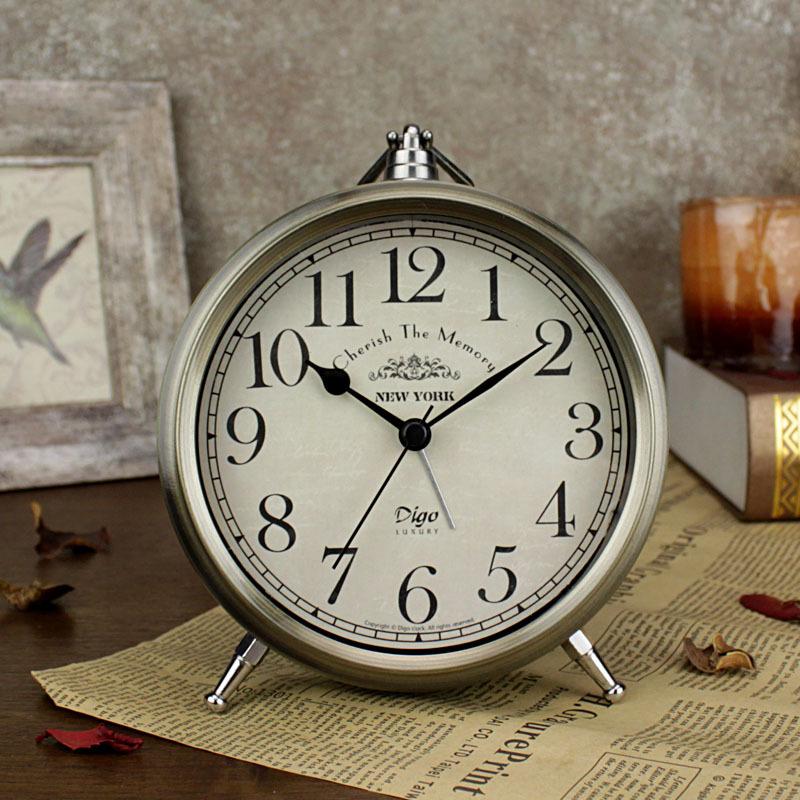 Ретро Простой Студенческий Общежитие Настольный Будильник Металлические Изделия Гостиная Спальня Бесшумный Будильник Домашнее Украшение