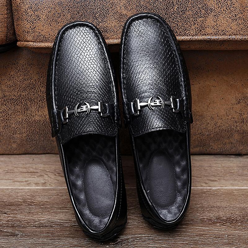 2024 Новые мужские туфли Повседневные роскошные лоферы Мужские мокасины Высококачественные черные мужские туфли на плоской подошве Высококлассные повседневные лоферы без застежек для мужчин