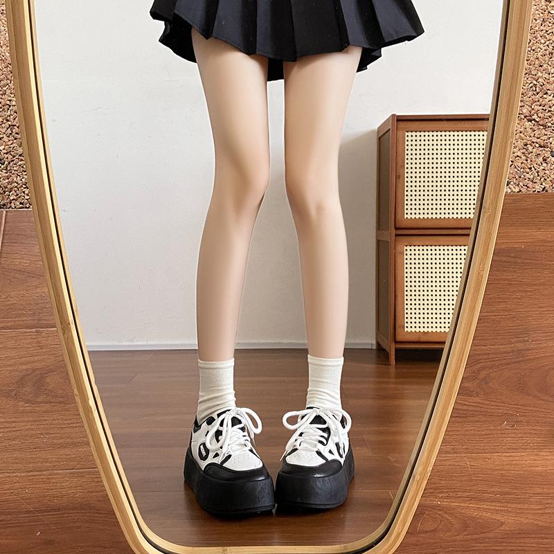 Туфли на толстой подошве женские зимние 2024 корейская версия новых модных повседневных маленьких белых туфель универсальные кожаные туфли