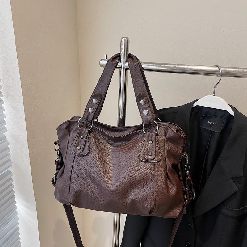 Ретро европейская и американская наплечная сумка: Универсальная, стильная, повседневная сумка для ежедневных поездок на работу