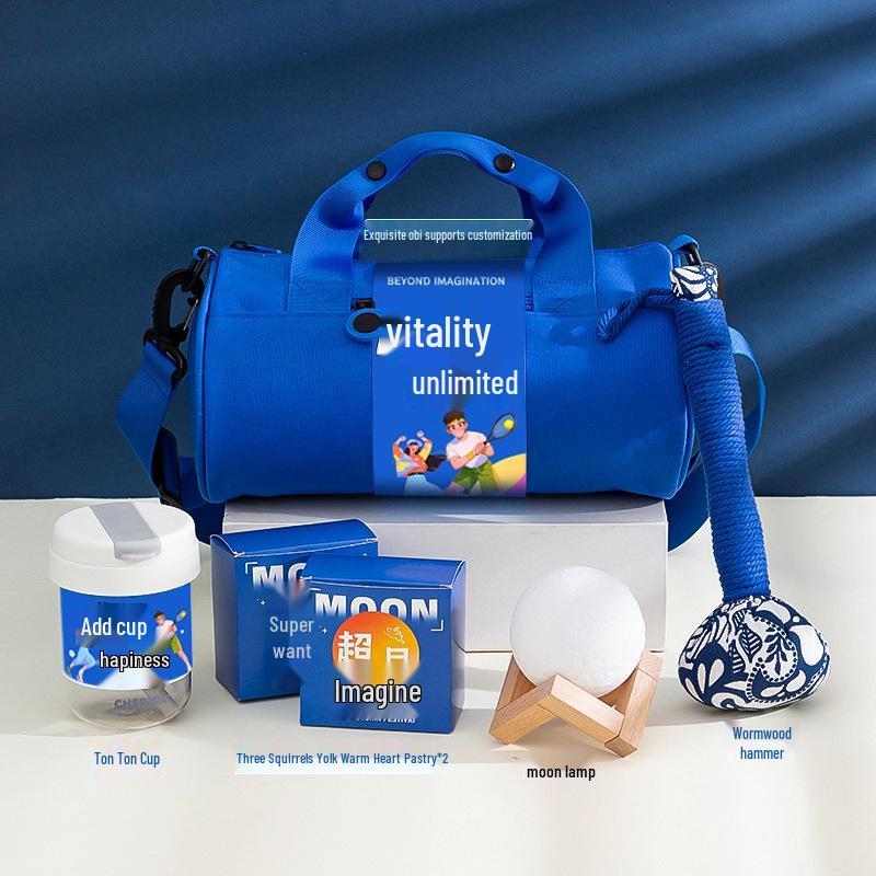 Спортивная сумка с индивидуальным логотипом: Практичный бизнес-подарок для тимбилдинга и праздничного поощрения сотрудников или клиентов.