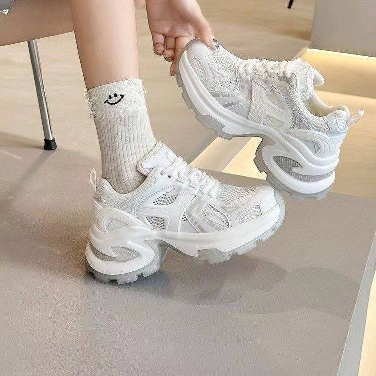 Популярная женская обувь для пап 2024 года, лето, новинка, интернет-знаменитость, корейская, ретро, увеличивающая рост, универсальная спортивная повседневная обувь