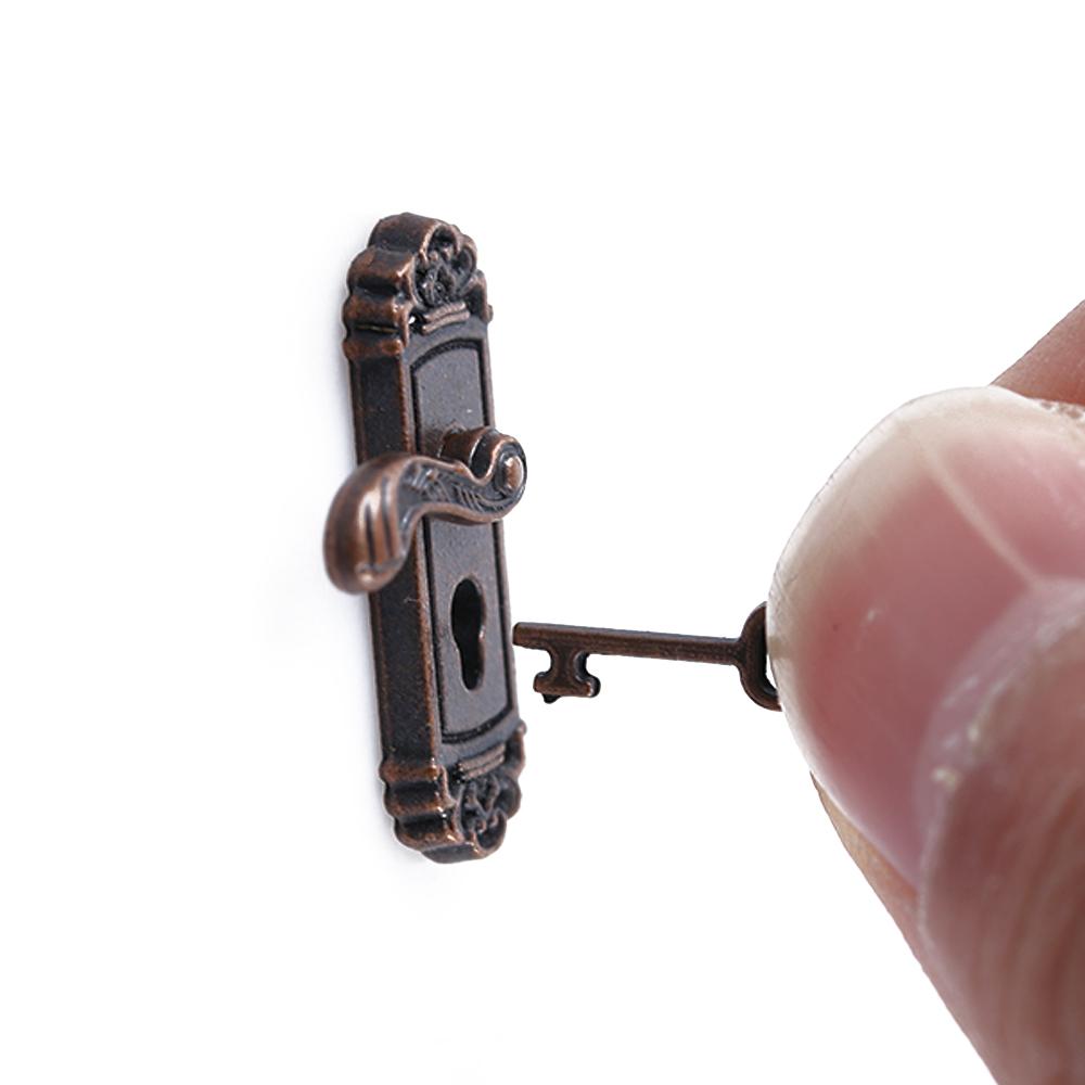 1pc Funny Retro Vintage 1/12 Dollhouse Miniature Key Door Lock Mini