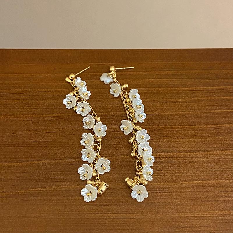 Новые французские ретро-темпераментные цветочные длинные серьги-джокеры с кисточками женские