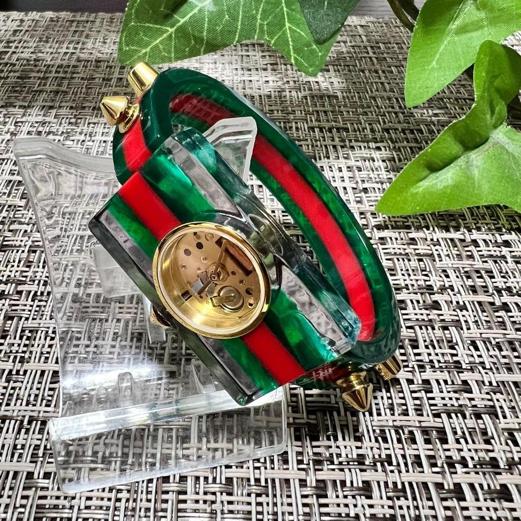 Браслет-часы GUCCI б/у шипы линия Sherry