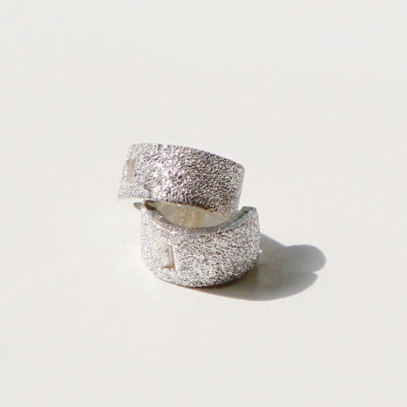 OURPIERRE GRANITO MINI EARRING SILVER